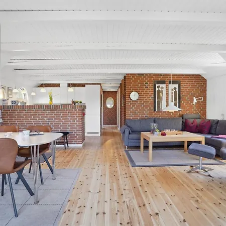 Pasi - 1-2km From The Sea By Interhome Feriehus